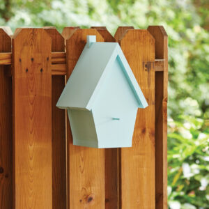 Solid bird house